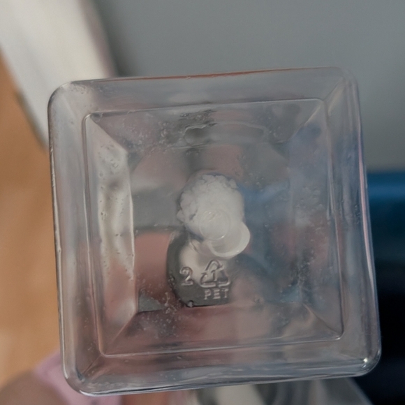 Refillable Shampoo And Conditioner Bottles (Clear 21oz) - Picture 8 of 9